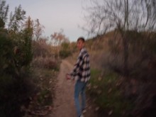 Ayudé a un hermoso contenido de blogger a disparar, póntalo en su boca