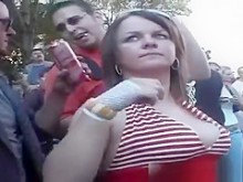 Bonitas tetas y escote