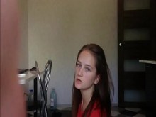 La pareja ucraniana es follada en la cocina y registra porno casero