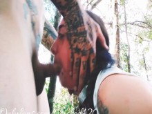 Ella recibe una cogida dura en la cara por una polla enorme