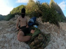 Excursionista se corre en la bahía de Cala Petita (Mallorca) - casi atrapado ????