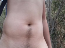 Una caminata completamente desnuda por el bosque con una corrida al final, casi atrapada (inspirada en una brazada).