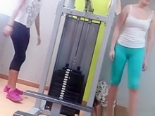 Cameltoe y buen culo en el gimnasio.