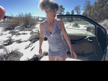 El mejor creampie anal en público y duro en la nieve