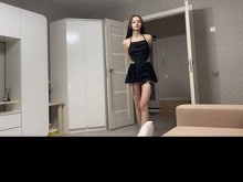 Mi amiga quería sexo mientras sus padres estaban en la tienda.