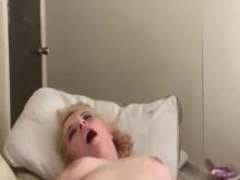 Intento bajarme pero el vibrador se apaga.