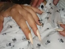 Muerdo y golpeo los pechos de mi putita, quiero que le duela y gima de dolor