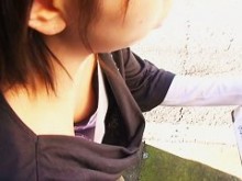 Vídeo de sexo con blusa baja filmado por una