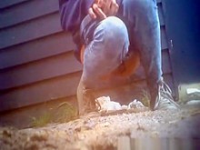 Chicas meando en lugares públicos