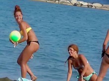 nalgas burbujeantes que se caen del bikini