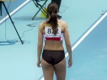 Deportista serbia compite en pruebas de atletismo con ropa ajustada
