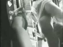 Mis fotos sinceras (falsas) bajo la falda de zorras fiesteras mostrando sus regiones inferiores