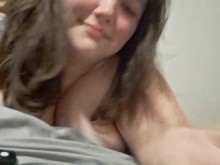 Mamá BBW toma un enorme consolador de dragón en su culo