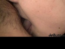 ¡Hermanastra japonesa practicando oral al aire libre!