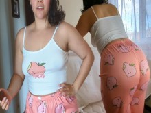 MADRASTRA regaña a su hijastro y pide ayuda con su "dolor de espalda"