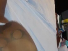 La ayudé con ella y luego le di al culo.