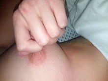 ¡Espía ÉPICO! Puta tonta joven hermanastra espiada desnudándose después de la escuela (18+)