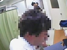 obtiene el examen médico del coño en forma oculta