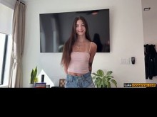 Hermanastra caliente te folla para salirse con la suya - Sophie Tyler - Luke Cooper