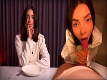 Una chica sexy tuvo una cita y se dio cuenta de que no tenía efectivo.