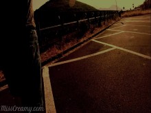 Dick flash - Una chica me pilló masturbándome en la calle y me ayudó a correrme - MissCreamy