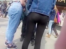 adolescente en leggings negros vpl (18+)