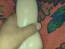 Me follo una vagina de silicona con un juego porno