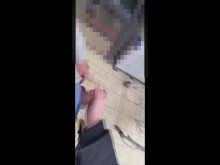 Paja pública arriesgada en el supermercado - ¡Corriendo en bragas!