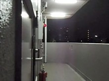Pareja asiática hace el amor en el baño 2014091802