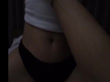 Pareja sexy amateur teniendo sexo mientras fuman