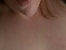 Chica BBW cachonda se masturba hablando sucio holandés