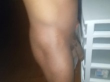 Pero culo desnudo, conducir y Jack en una plaza (con semen)