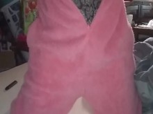 Estoy muy cachonda debajo de este lindo onzie de conejito ~