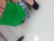 adolescente tanga deslizarse en el supermercado (18+)
