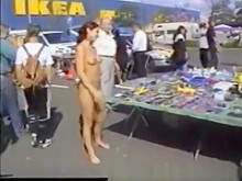Desnudo en el mercado de pulgas