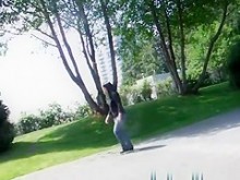 Mujer que pasa intermitente