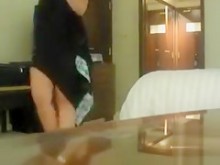 Que manera de divertirse estando en el hotel.