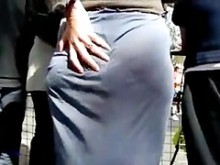 Street filmó a una perra sexy con buen trasero