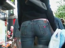 Increíble morena con jeans ajustados y un suéter ajustado porno sincero