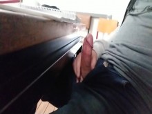 Me masturbo en medio de la clase y casi me descubren (REAL AMATEUR PUBLICO)
