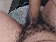 ¡Me puse cachondo y me saqué la polla muy rápido antes de que mi chica despertara!
