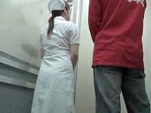 Hombre pervertido casi tiburón sexy panty japonés