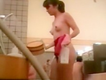 Voyeuir asiático en el baño público