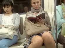 Upskirt (falso) en el tren