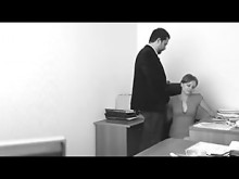 El jefe culo grande se folla a mi esposa en la oficina con cámara oculta nuevamente. (Secretaria cachonda) corrida mamada adolescente