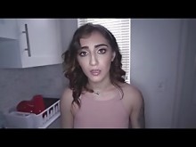 MILF niñera adolescente caliente es follada después de ser atrapada gran culo adolescente americano