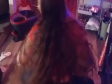 Chica Blanca Twerking y Sacudiendo el Culo