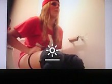 adolescente atrapada en el baño para orinar (18+)