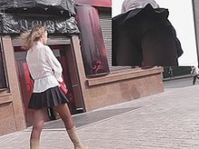 Upskirt adolescente concupiscente adicional (falsa) captada por una cámara web (18+)