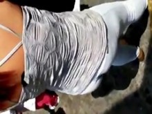 Limpiando el semen del culo